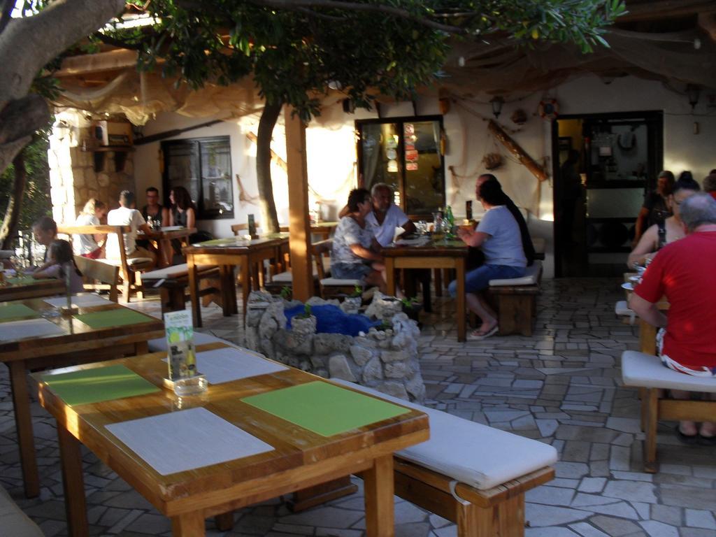 Apartments Barcarola Pag Town Buitenkant foto